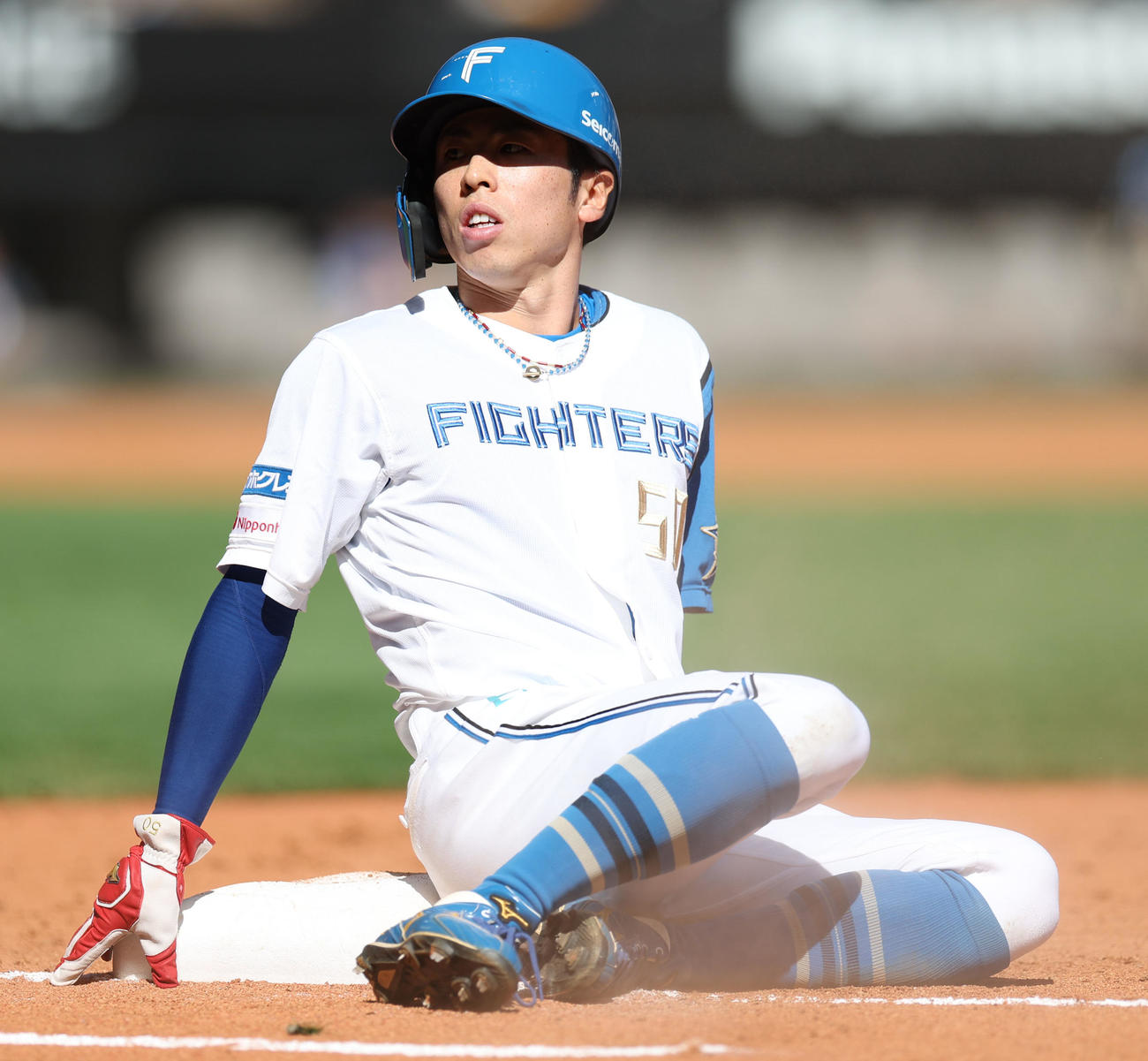 日本ハム対オリックス　3回裏日本ハム1死一、二塁、松本剛の二直で飛び出し帰塁できない一走五十幡（撮影・佐藤翔太）