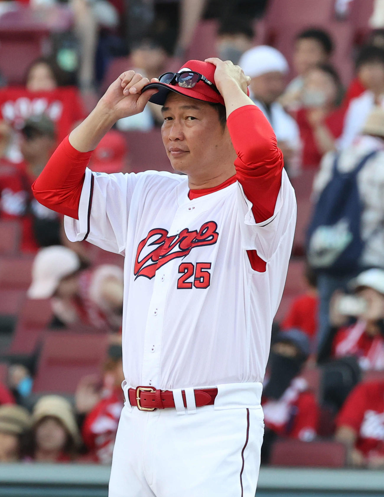 広島対中日　敗れた新井監督（撮影・加藤孝規）