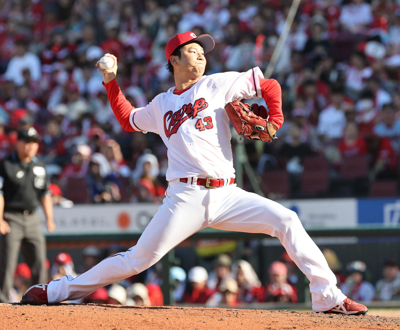 広島対中日　8回表中日、広島4番手の島内（撮影・加藤孝規）