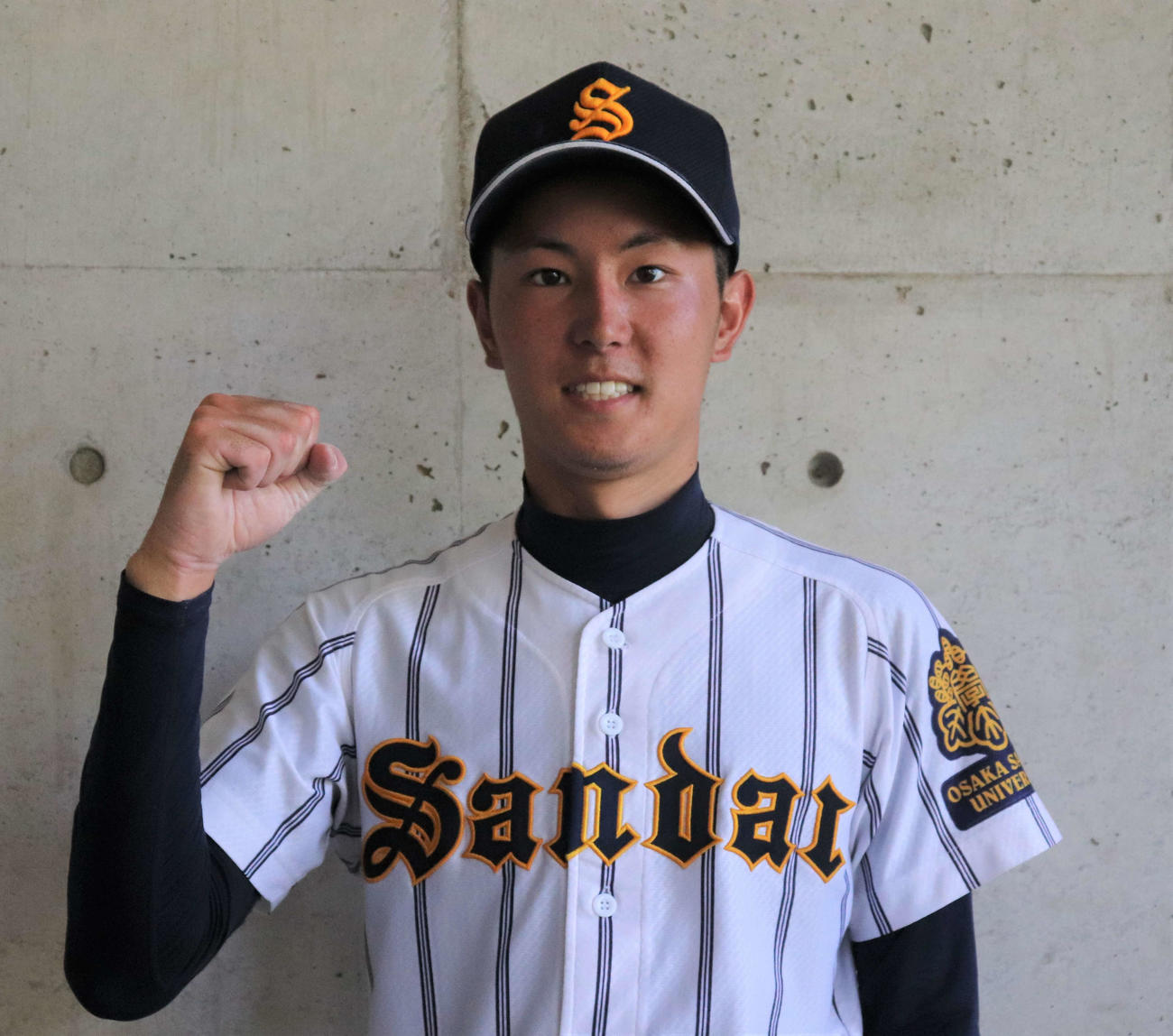 阪神大学野球秋季リーグ大体大対大産大　1節3回戦で完投勝利を収めた大産大・松田（撮影・中島麗）