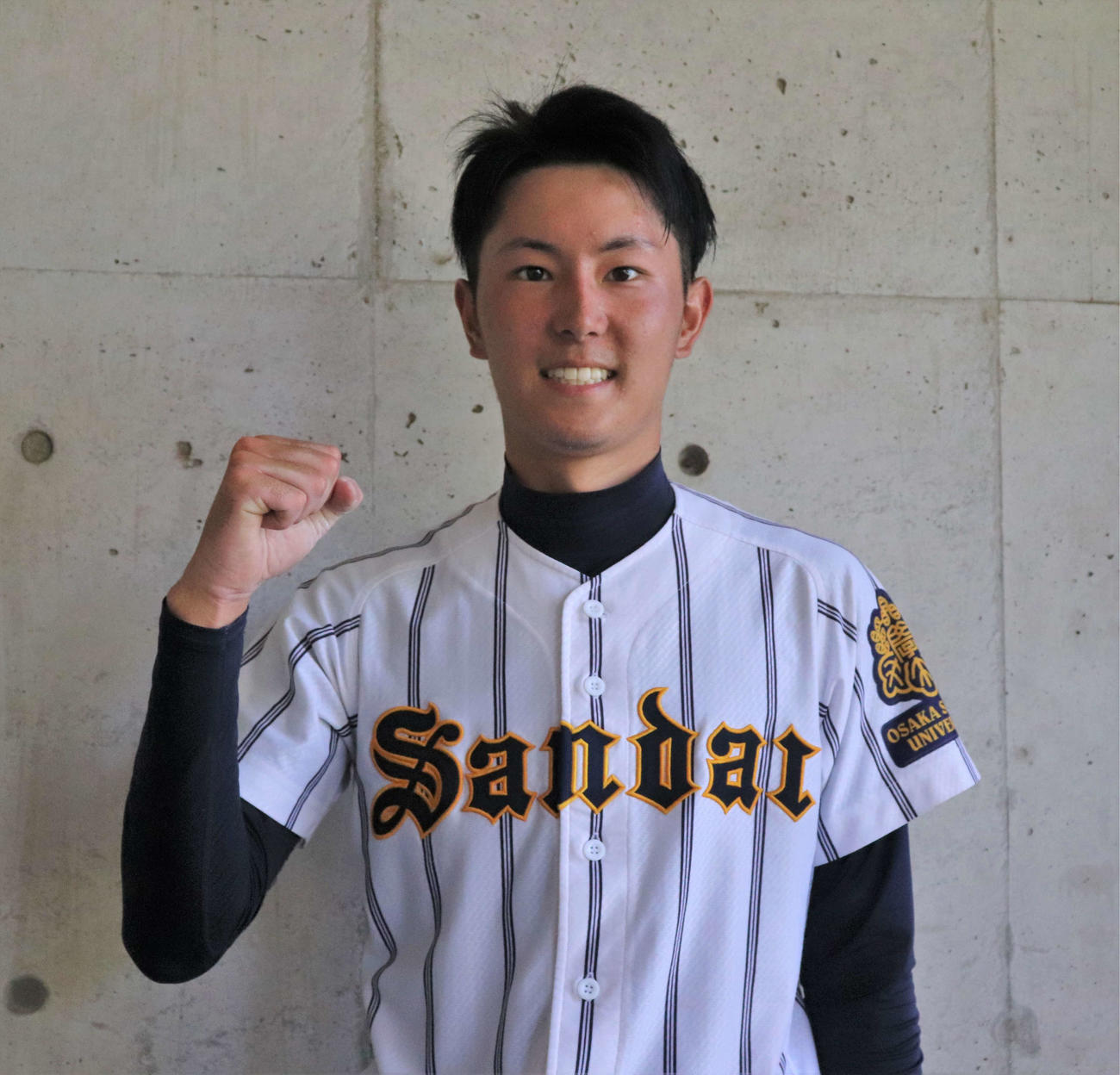 阪神大学野球秋季リーグ大体大対大産大　1節3回戦で完投勝利を収めた大産大・松田（撮影・中島麗）