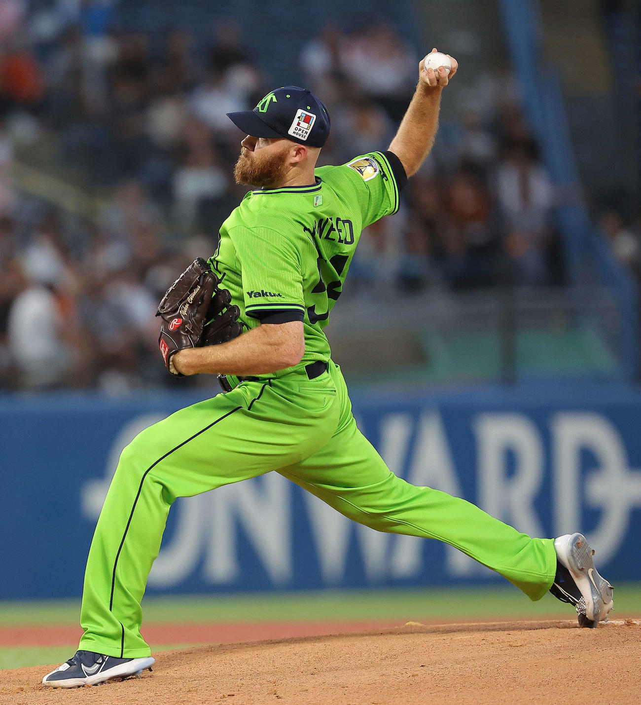 ヤクルト対巨人　ヤクルト先発のサイスニード（撮影・河田真司）
