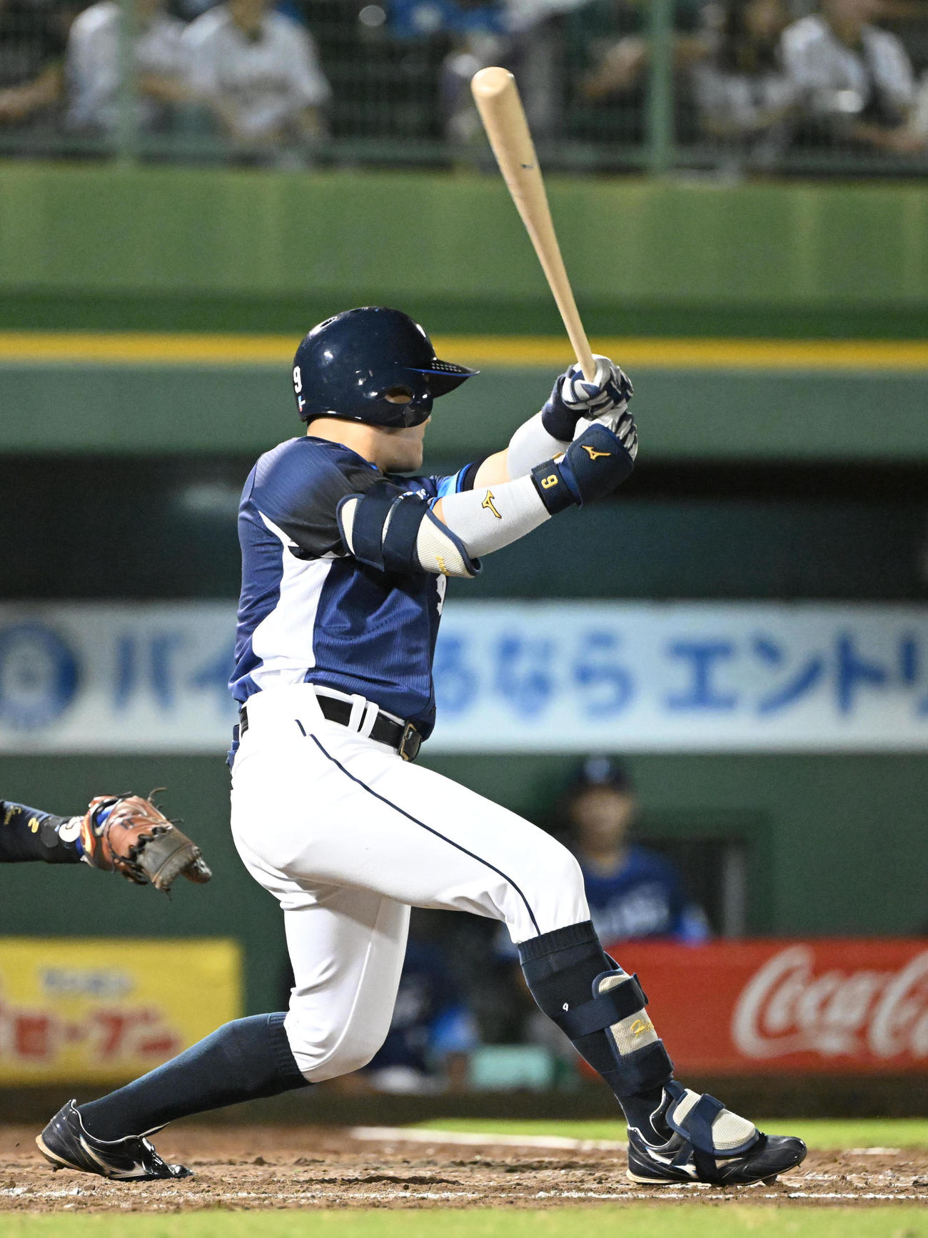 オリックス対西武　8回表西武2死一塁、左翼線に適時二塁打を放つ蛭間（撮影・和賀正仁）