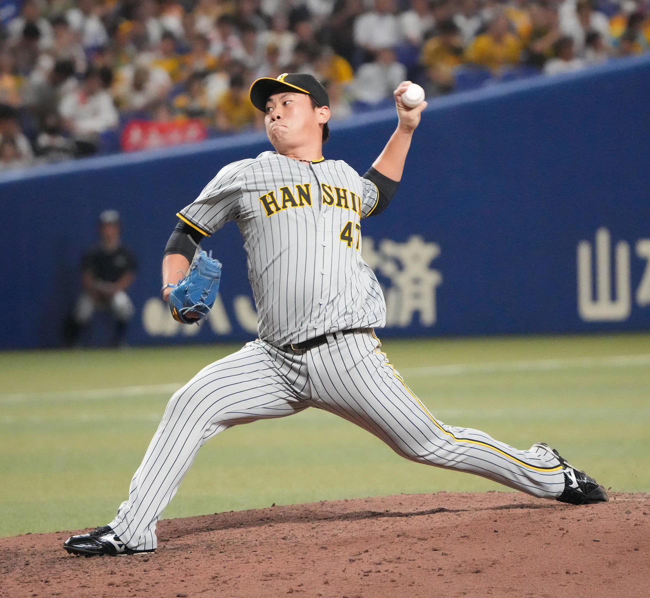 中日対阪神　8回裏、阪神4番手で登板する桐敷（撮影・森本幸一）