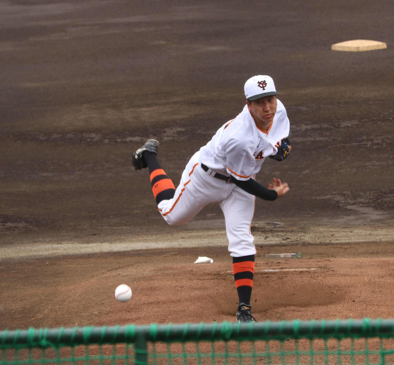 ジャイアンツ球場でシート打撃に登板した巨人大勢（撮影・小早川宗一郎）