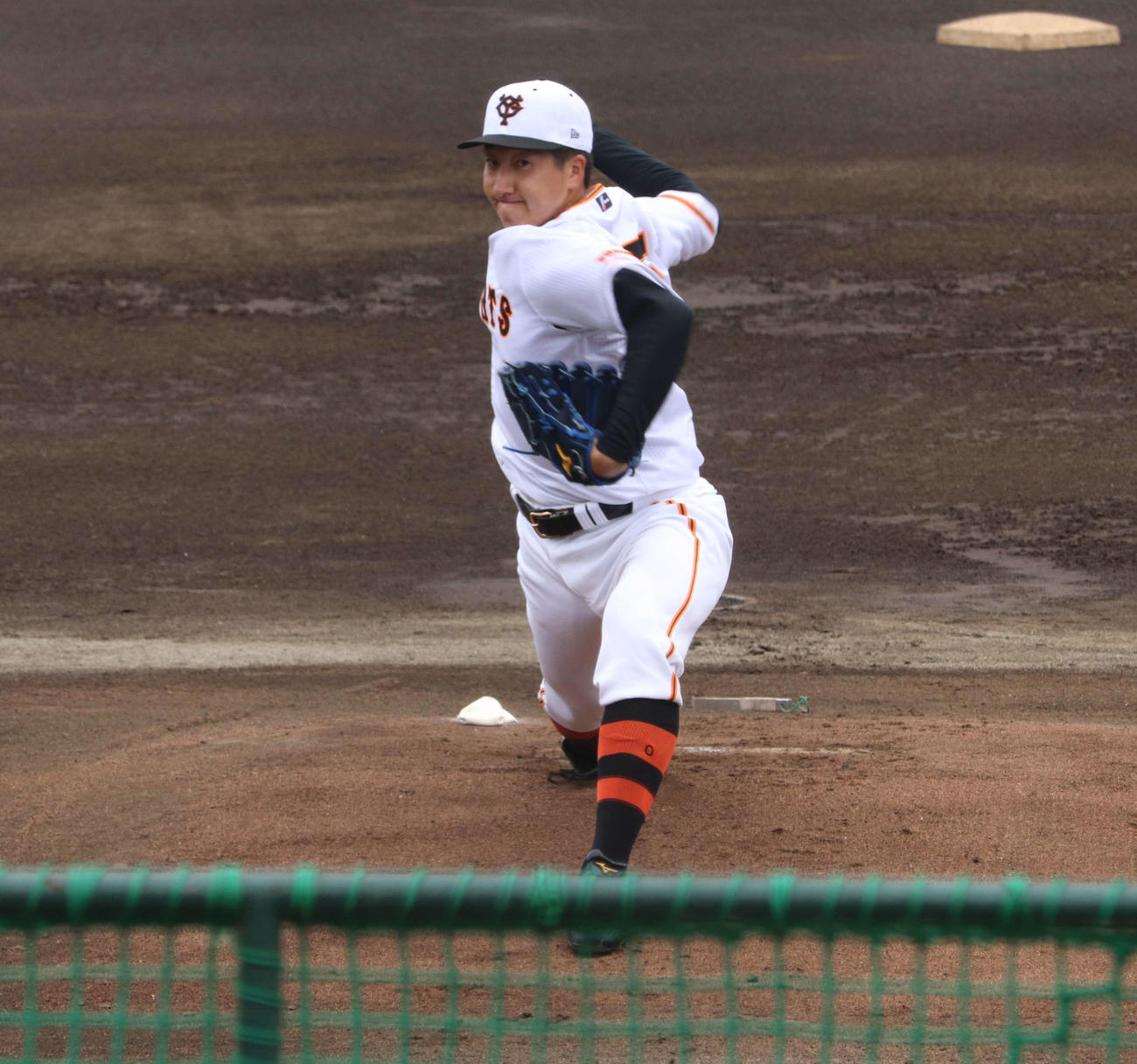 ジャイアンツ球場でシート打撃に登板した巨人大勢（撮影・小早川宗一郎）