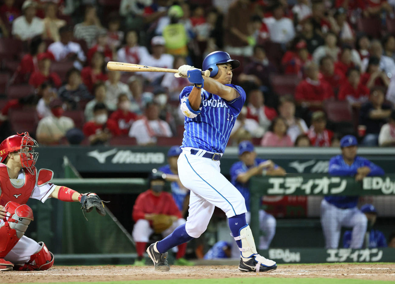 6日広島戦で三塁打を放つ今永昇太