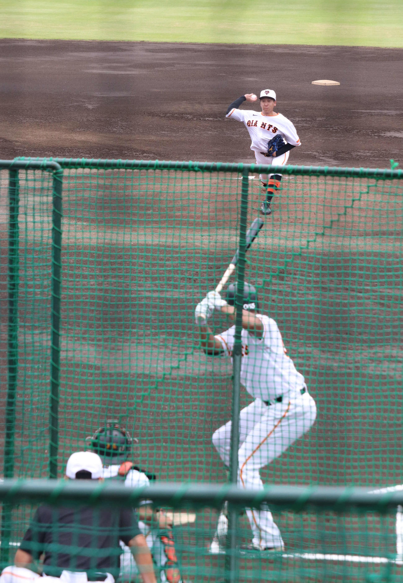 ジャイアンツ球場でシート打撃に登板した巨人大勢（撮影・小早川宗一郎）