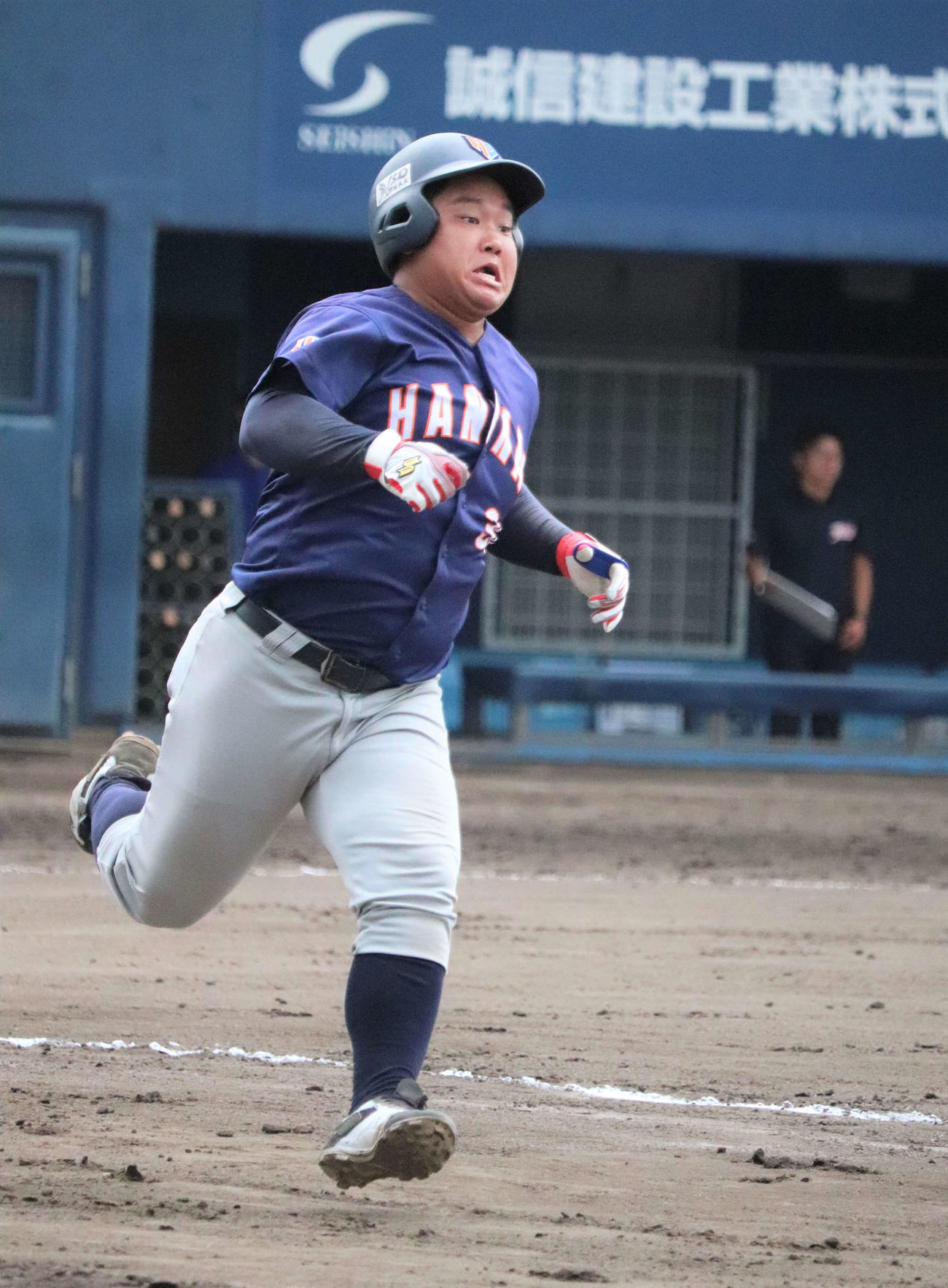 阪南大対大阪観光大　3安打4打点と躍動した、阪南大の山口（撮影・中島麗）