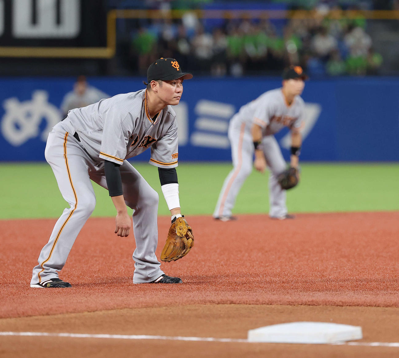 ヤクルト対巨人　1回裏、三塁守備に入る坂本（撮影・河田真司）