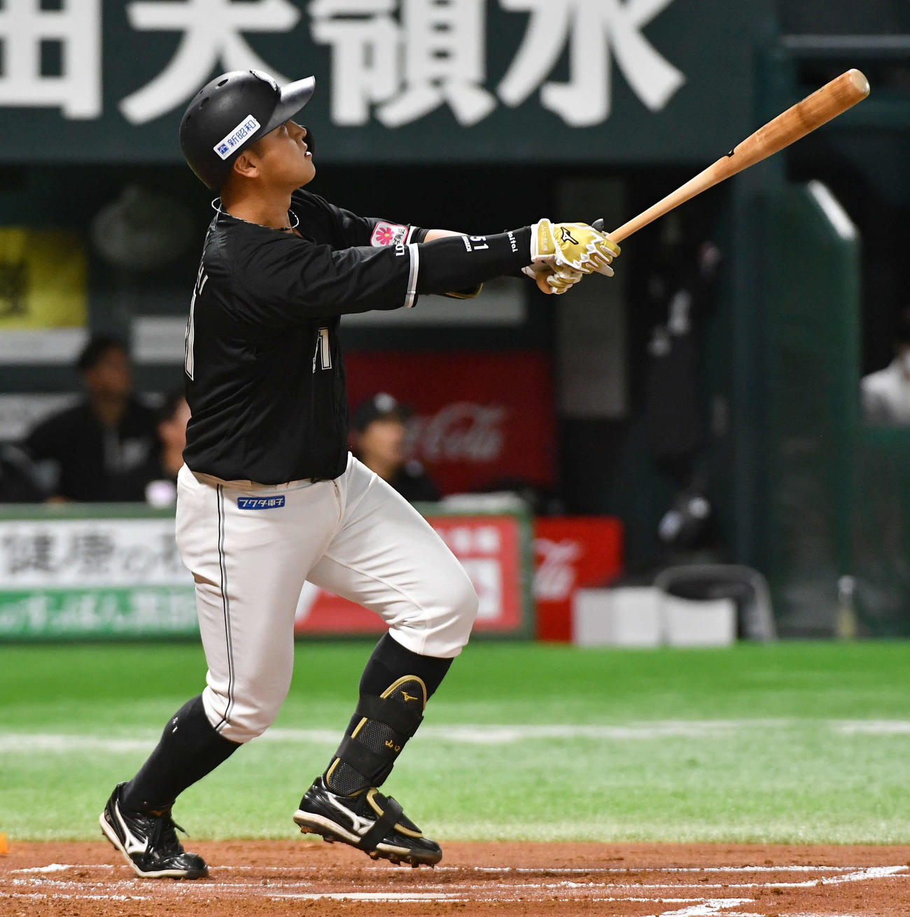 ソフトバンク対ロッテ　1回表ロッテ2死一塁、山口は中越え2点本塁打を放つ（撮影・岩下翔太）