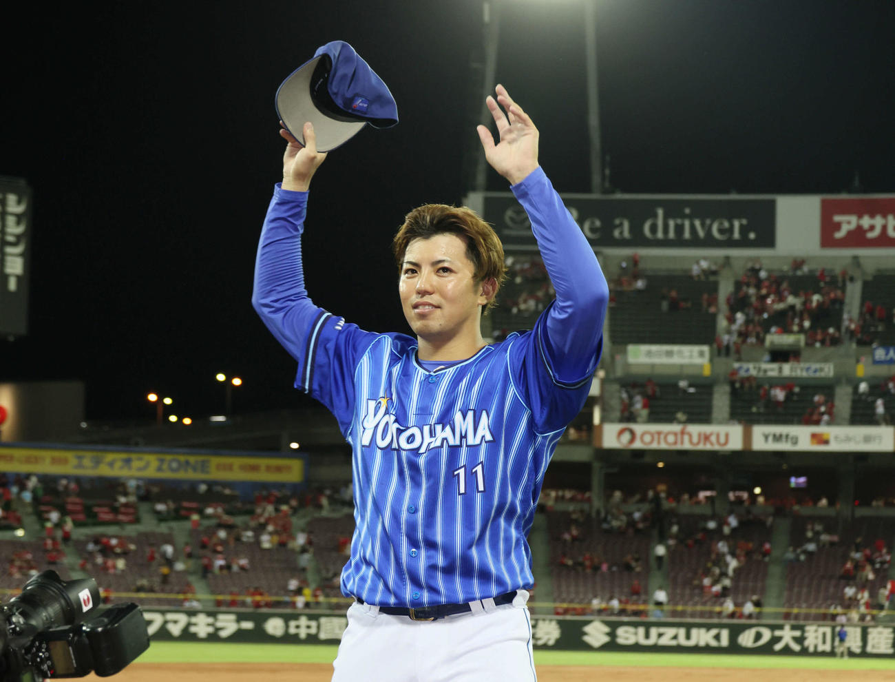 広島対DeNA　完投で13勝目をあげた東（撮影・加藤孝規）