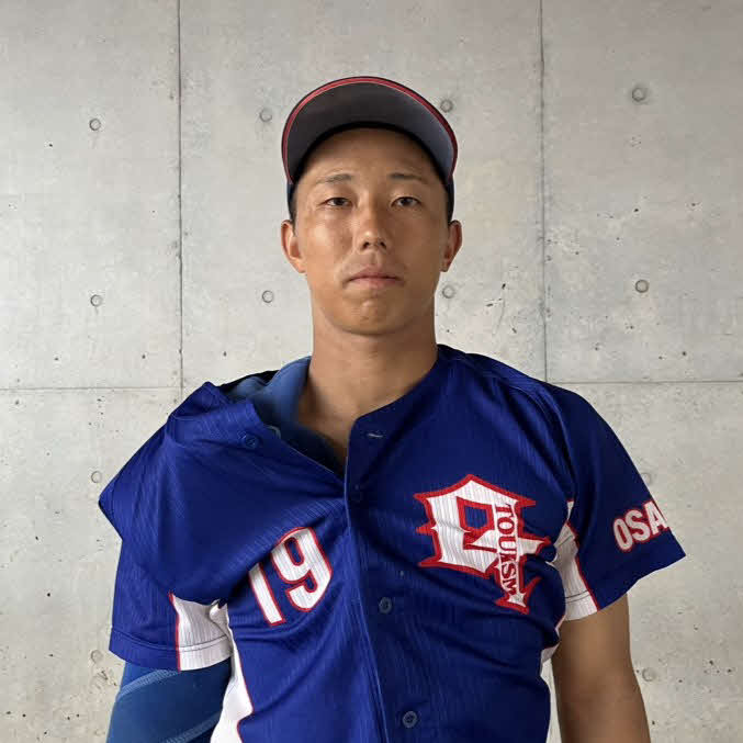 近畿学生野球連盟秋季リーグ戦　阪南大対大阪観光大阪南大戦でリーグ戦初完封を挙げた大阪観光大の竹本徹投手（撮影・村松万里子）