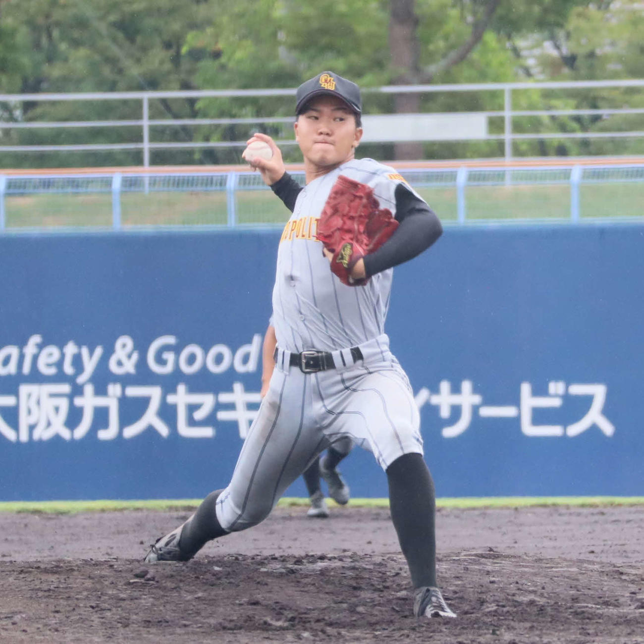 近畿学生野球連盟秋季リーグ戦　大阪公立大対奈良学園大　奈良学園大戦に先発した大阪公立大の中野湧大投手（撮影・村松万里子）