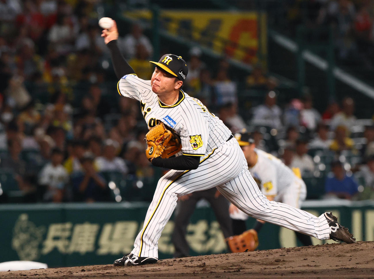 阪神対広島　力投する阪神村上（撮影・上山淳一）
