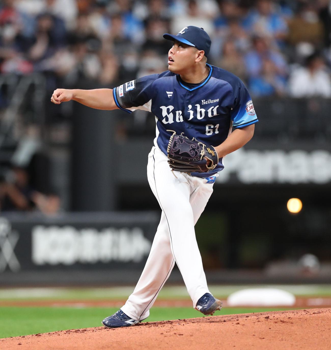 日本ハム対西武　西武先発の平良（撮影・黒川智章）