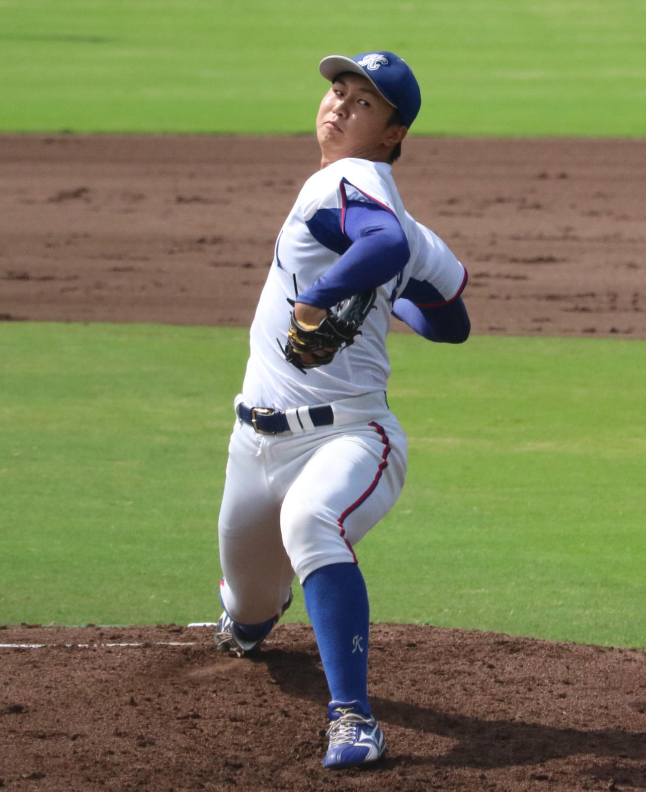 大経大対龍谷大　大経大先発の津田淳哉投手（4年＝高田商）（撮影・林亮佑）＝2023年9月9日、ほっともっとフィールド神戸