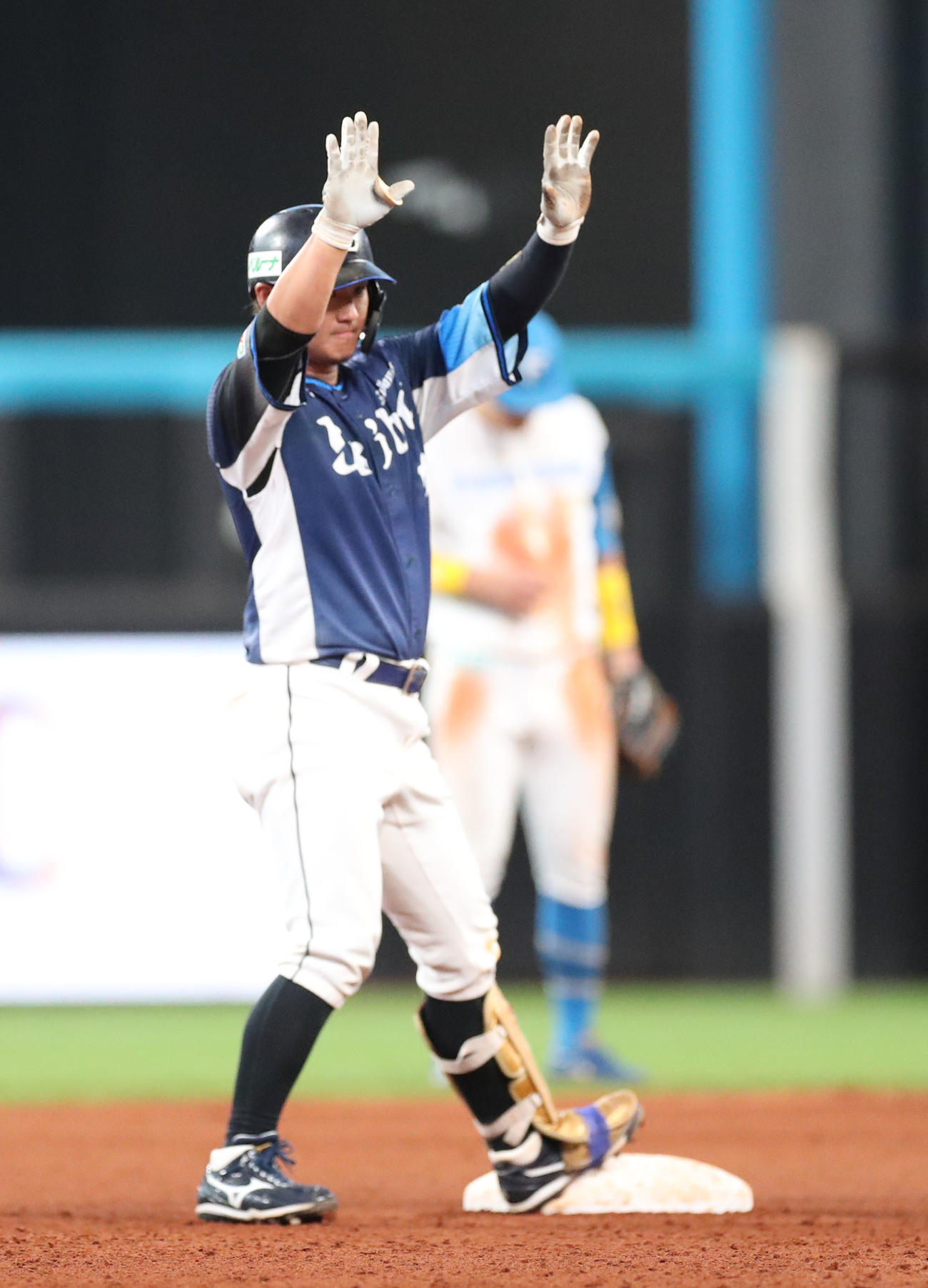 日本ハム対西武　8回表西武1死二塁、佐藤龍は右前適時打を放つ（撮影・佐藤翔太）