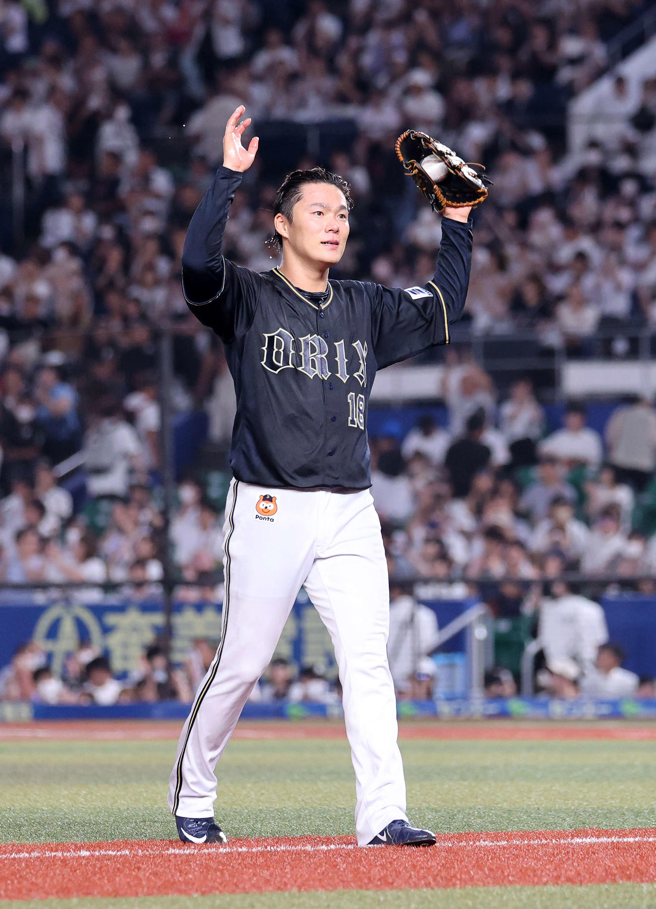 ロッテ対オリックス　ノーヒットノーランを達成したオリックス山本（撮影・鈴木正人）