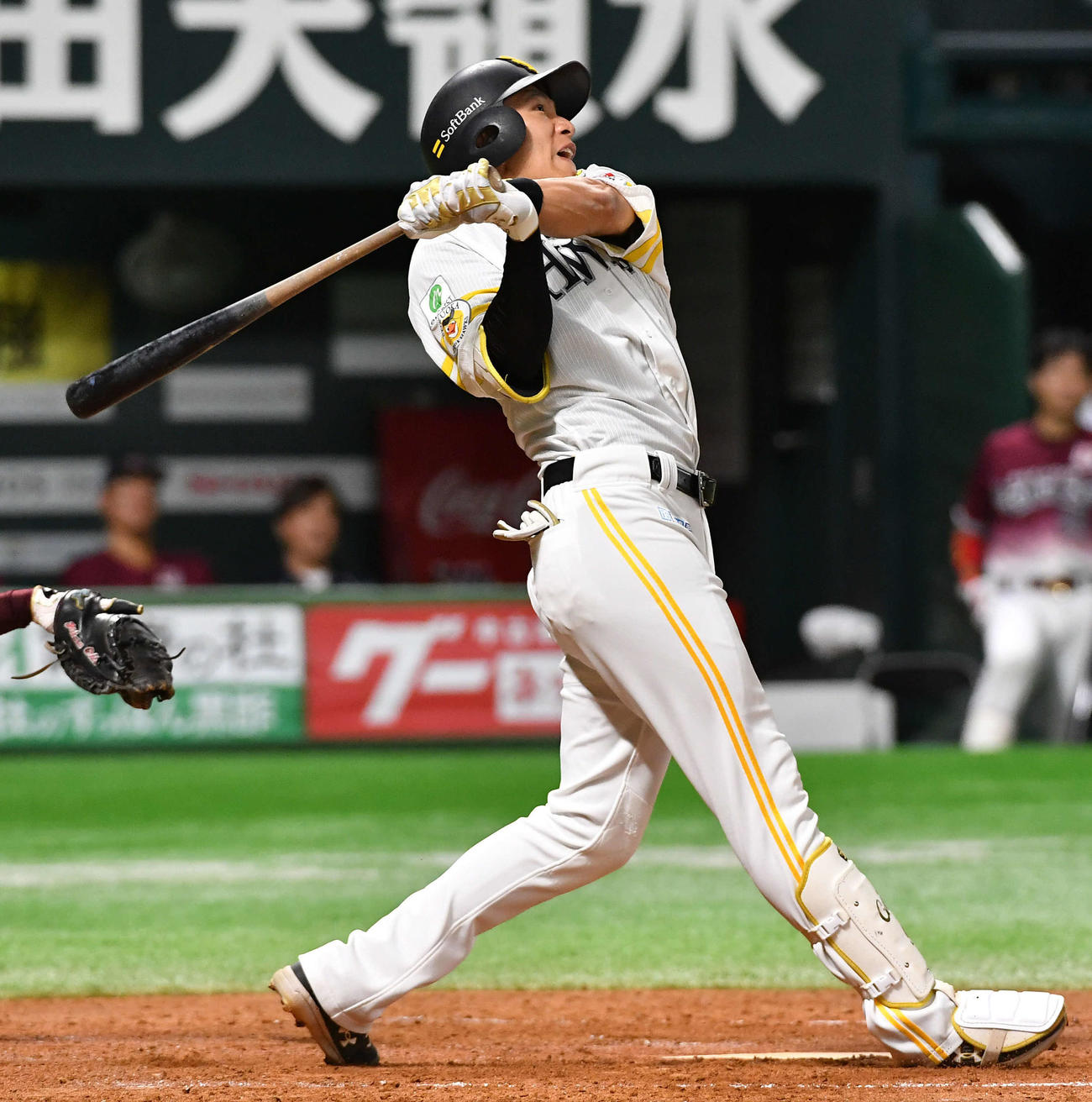ソフトバンク対楽天　3回裏ソフトバンク1死一塁、柳田は右中間へ2点本塁打を放つ（撮影・岩下翔太）