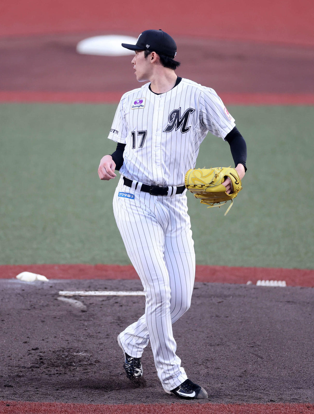 ロッテ対オリックス　1回表オリックス2死三塁、森友哉に左前適時打を放たれたロッテ佐々木朗（撮影・鈴木正人）