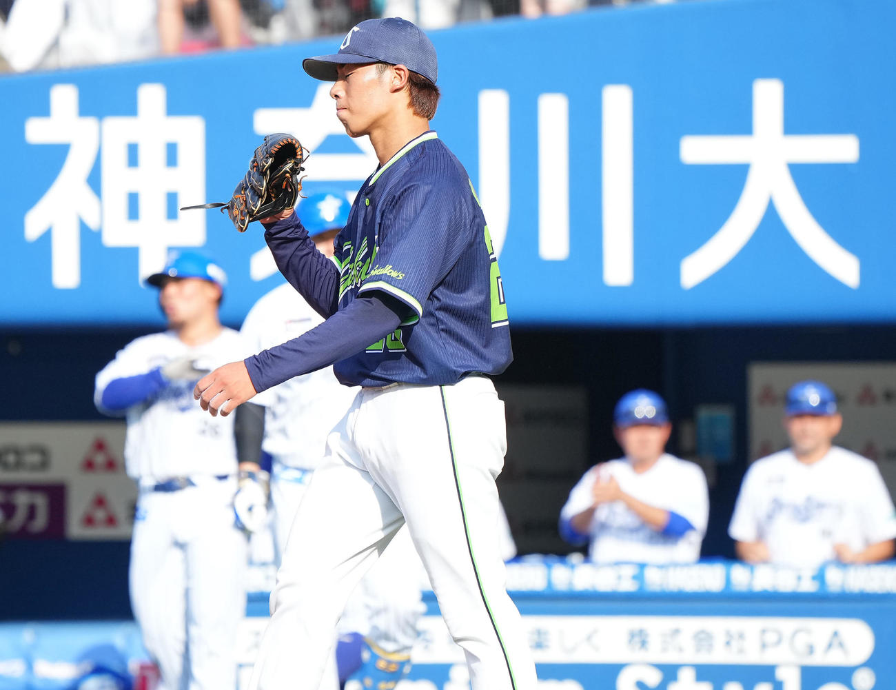 DeNA対ヤクルト　5回裏DeNA1死満塁、佐野に適時打を許しさえない表情の山野（撮影・垰建太）