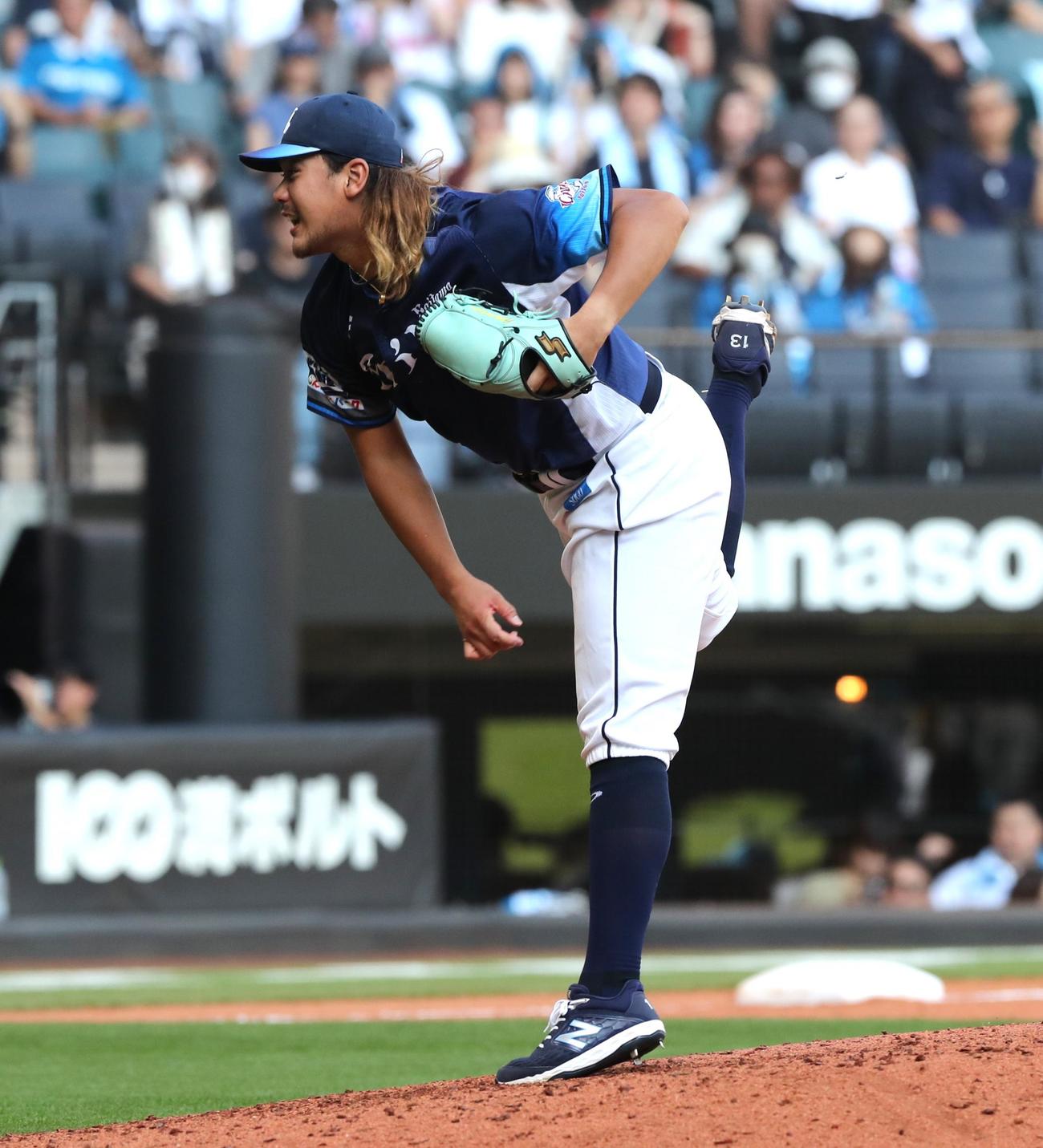 日本ハム対西武　力投する西武先発の高橋（撮影・黒川智章）