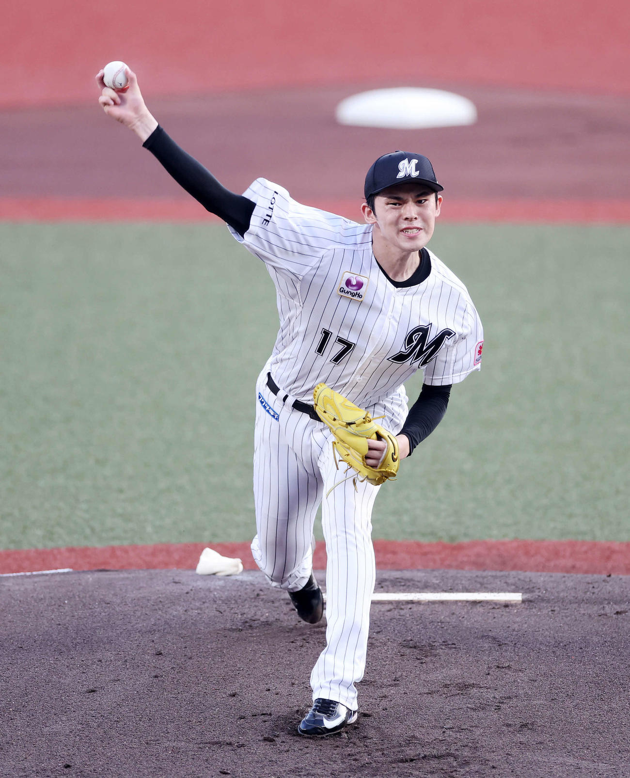 ロッテ対オリックス　力投するロッテ先発の佐々木朗（撮影・鈴木正人）