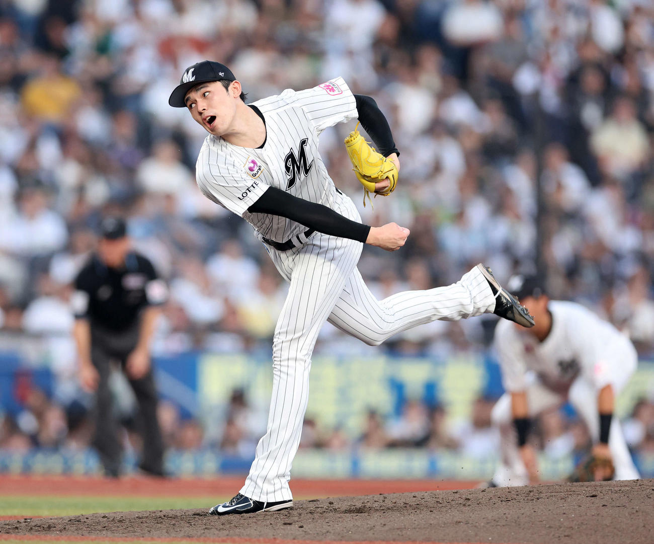 ロッテ対オリックス　力投するロッテ先発の佐々木朗（撮影・鈴木正人）