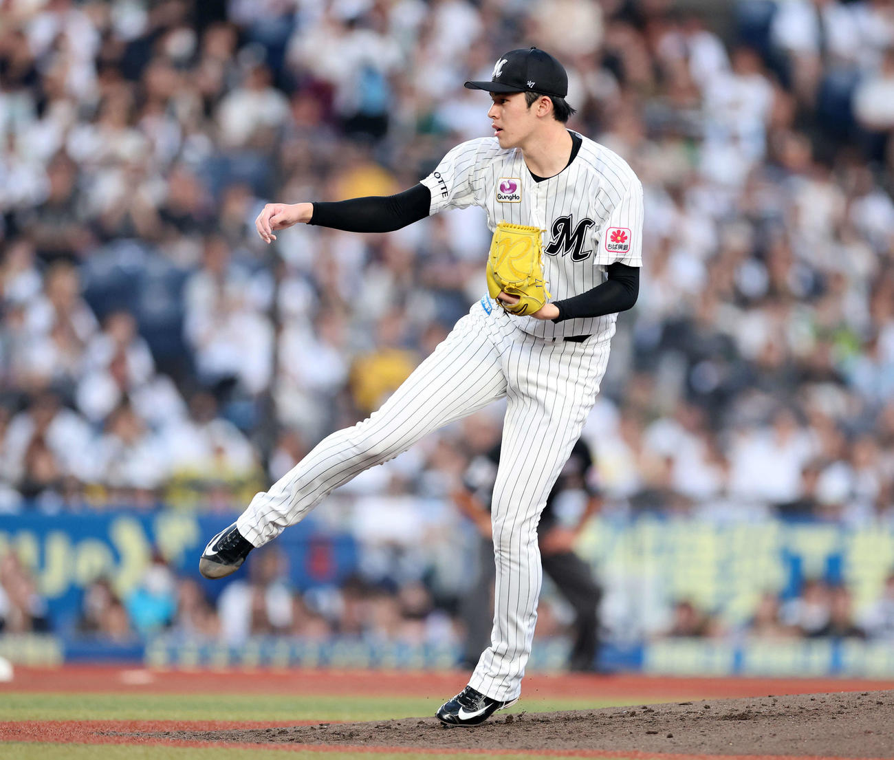 ロッテ対オリックス　力投するロッテ先発の佐々木朗（撮影・鈴木正人）