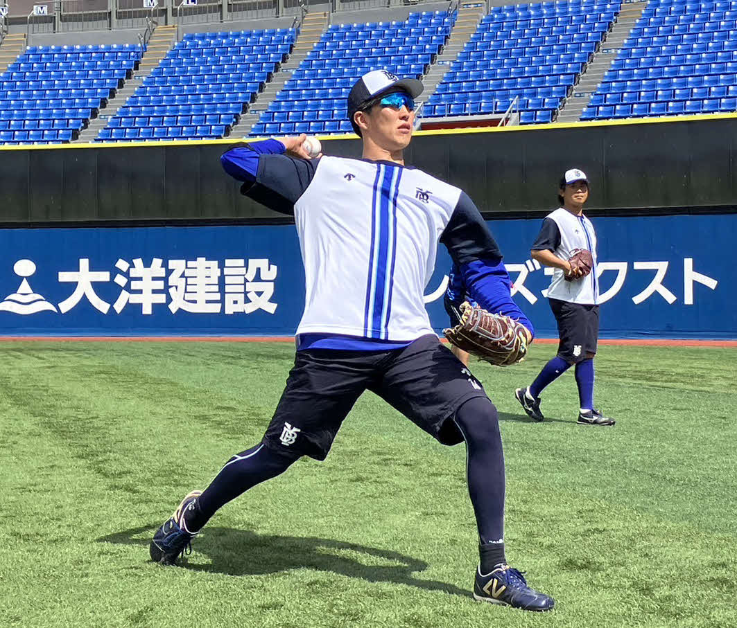 キャッチボールするDeNA大貫（球団提供）