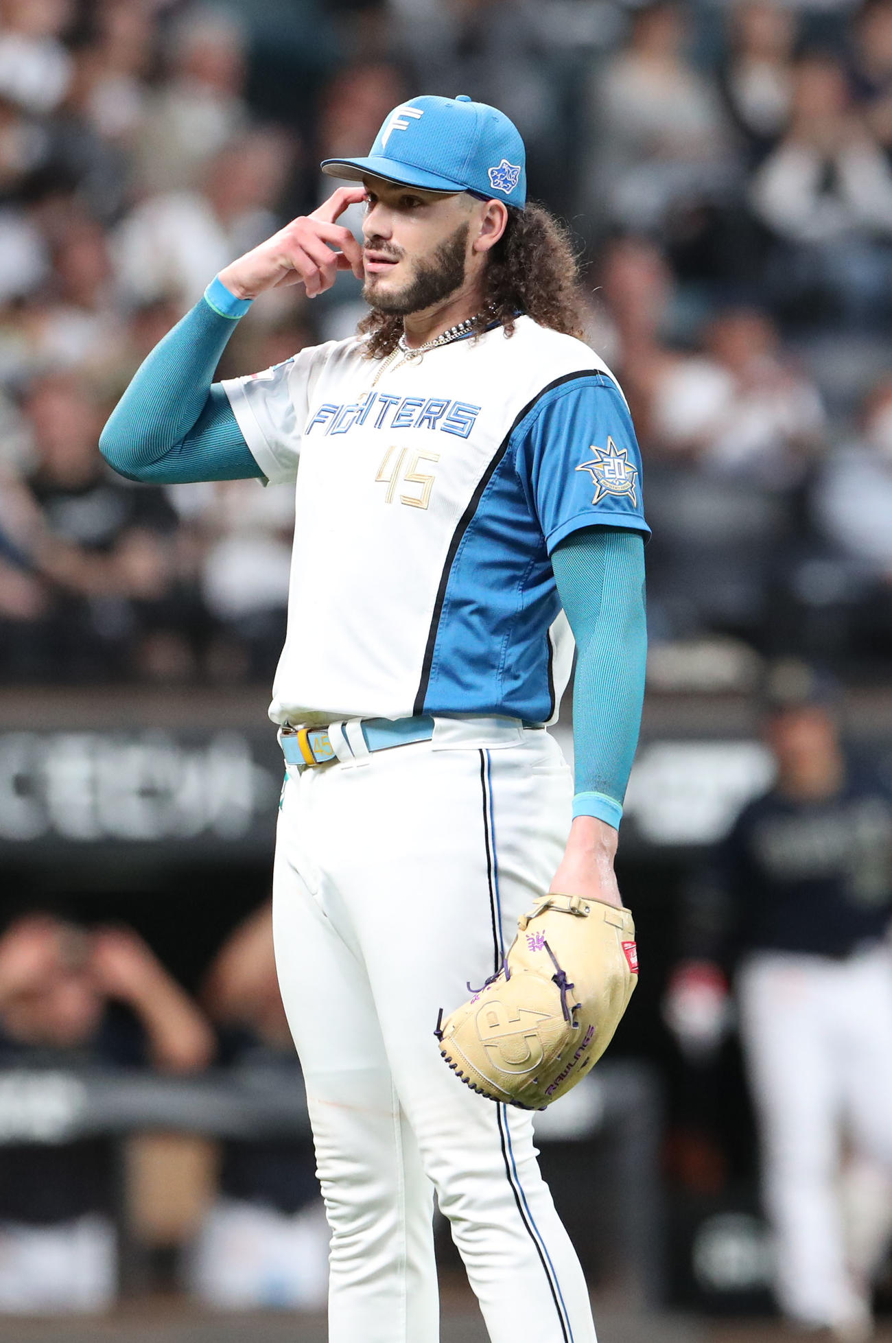 日本ハム対オリックス　5回表オリックス2死三塁、中川圭の適時内野安打の判定に呆然とするポンセ（撮影・佐藤翔太）