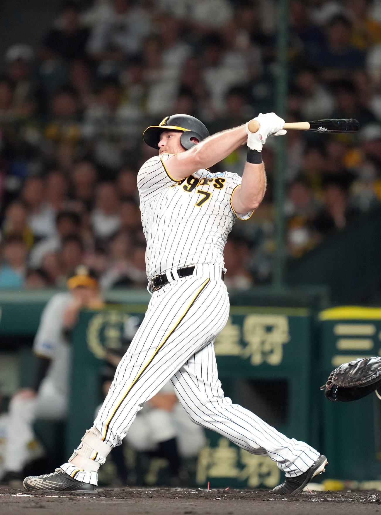 阪神対巨人　2回裏阪神無死、中前打を放つノイジー（撮影・狩俣裕三）