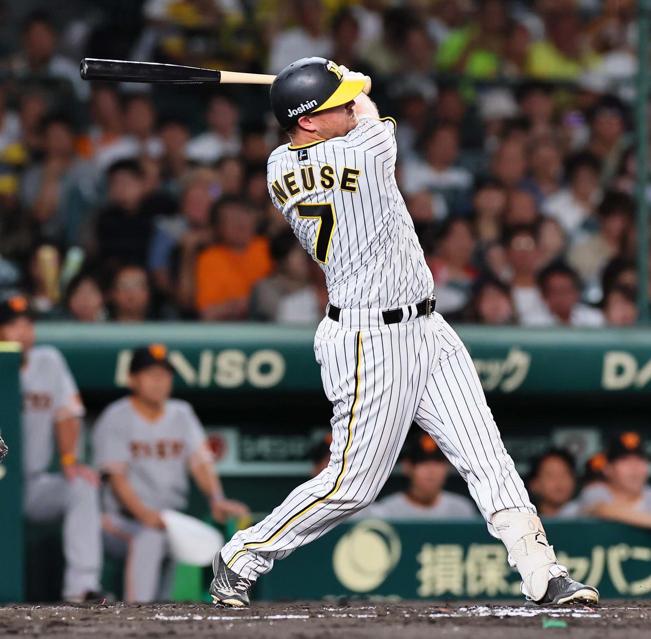 阪神対巨人　2回裏阪神1死、ノイジーは中前打を放つ（撮影・上田博志）