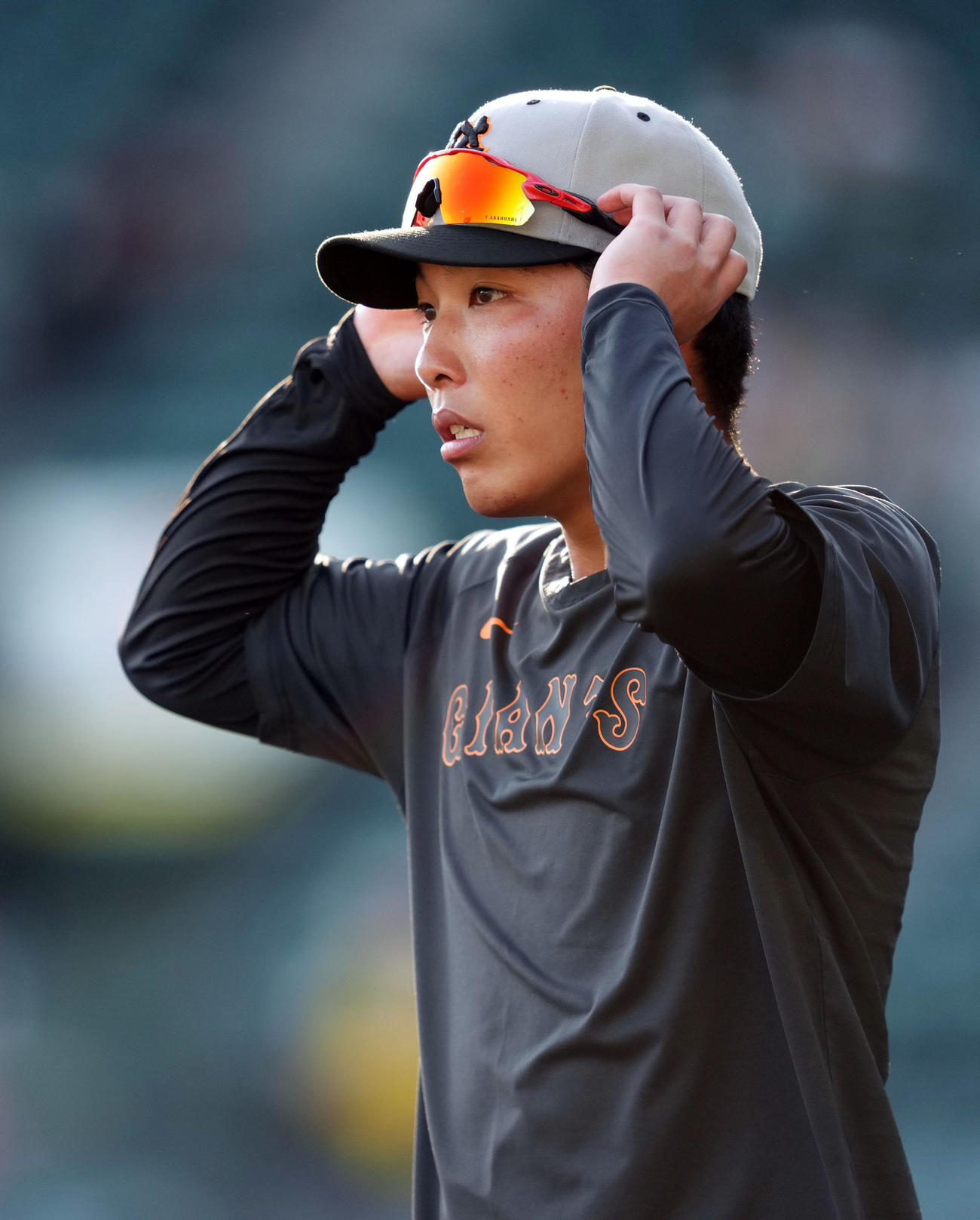 阪神対巨人　試合前、ウオーミングアップをする赤星（撮影・狩俣裕三）