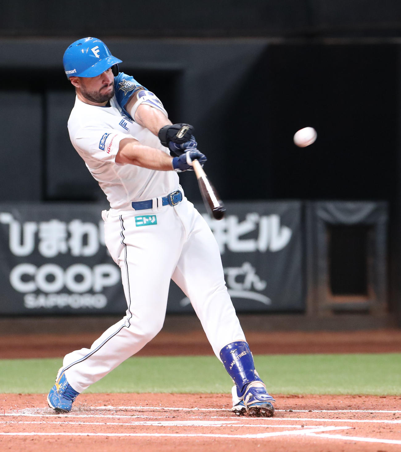 日本ハム対オリックス　1回裏日本ハム1死一、三塁、マルティネスは右前適時打を放つ（撮影・佐藤翔太）