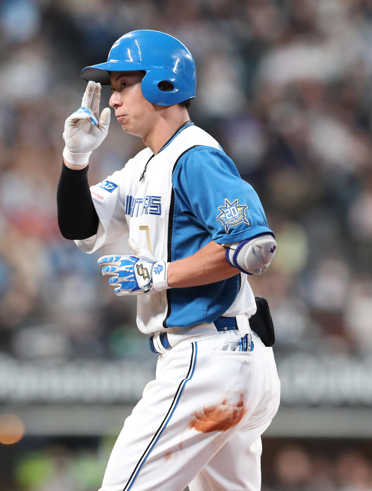 日本ハム対オリックス　3回裏日本ハム1死二塁、松本剛は右前適時打を放ちポーズをとる（撮影・佐藤翔太）
