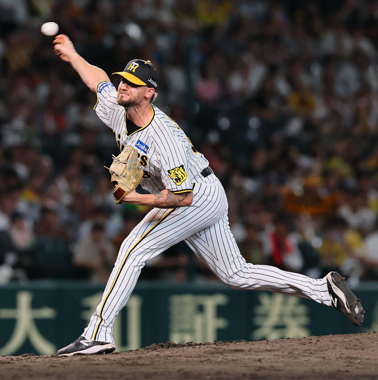 阪神対巨人　阪神2番手のブルワー（撮影・上田博志）
