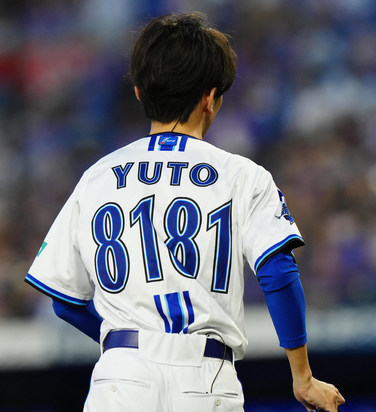DeNA対中日　試合前のセレモニアルピッチに臨むHiHi Jetsの高橋優斗の背番号は「8181」（撮影・江口和貴）