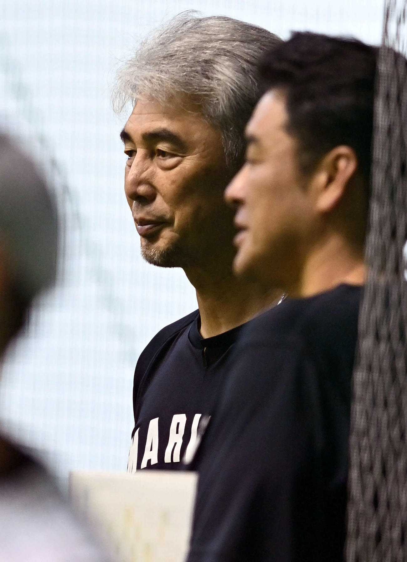 選手の動きを見るロッテ吉井監督（撮影・たえ見朱実）