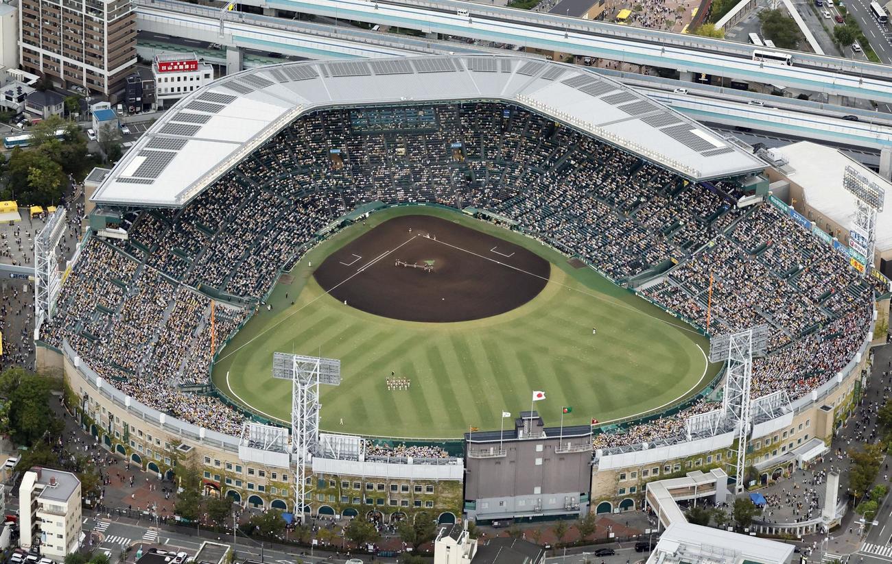 阪神対巨人戦が行われた甲子園球場（共同）