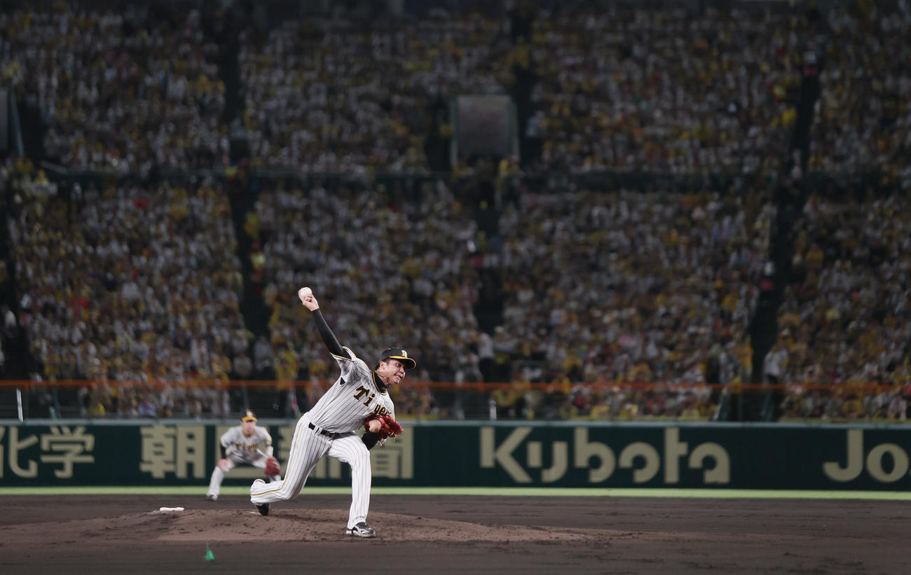 阪神対巨人　力投する阪神先発の才木（撮影・前田充）