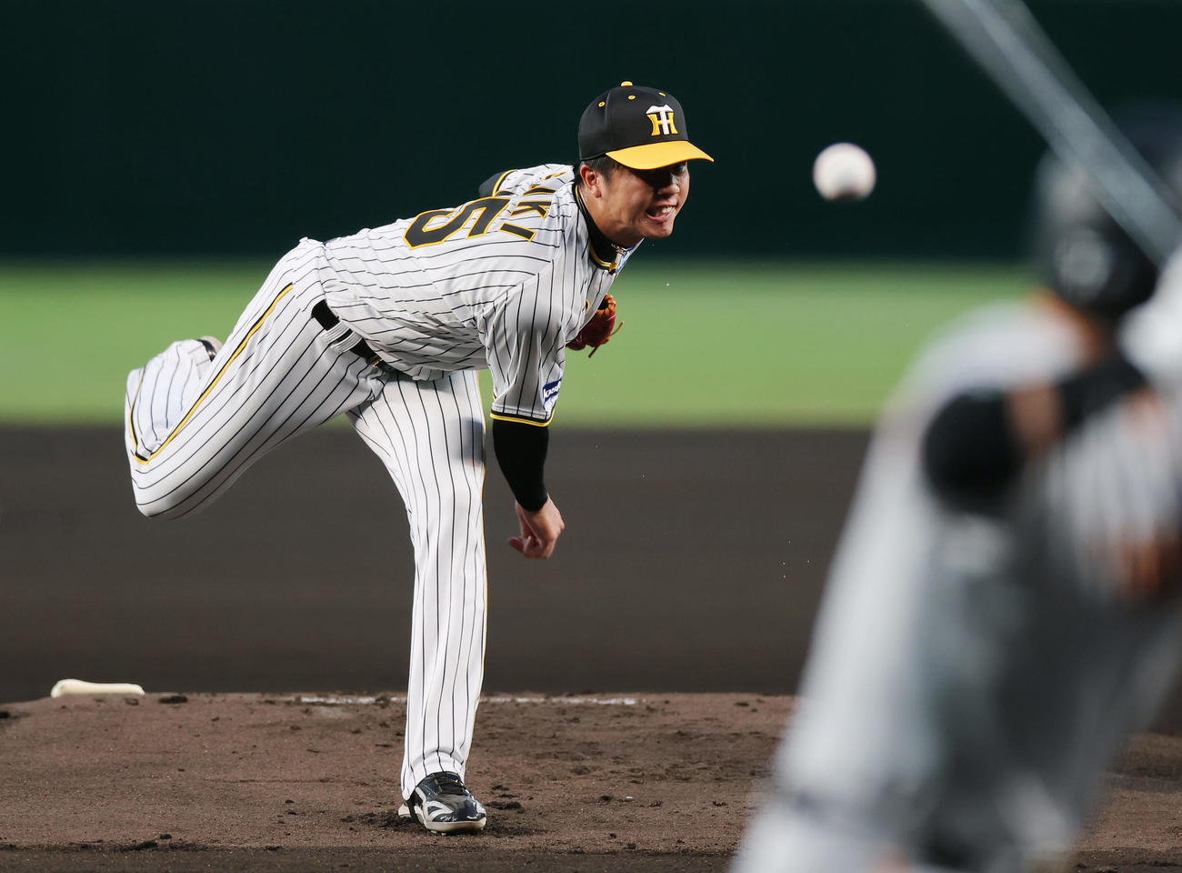 阪神対巨人　力投する阪神先発の才木（撮影・前田充）