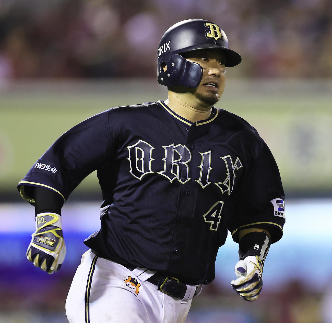 楽天対オリックス　11回表オリックス2死一塁、森は右越え2点本塁打を放つ（撮影・足立雅史）