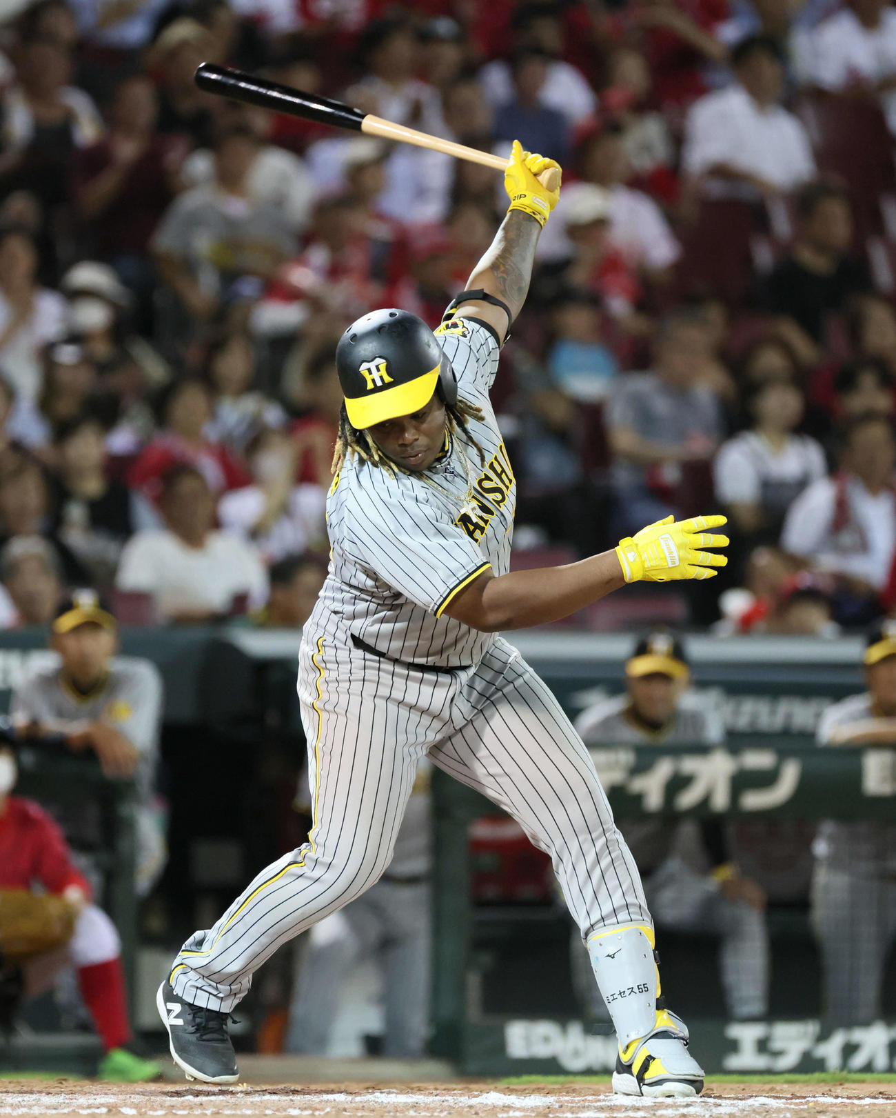 広島対阪神　8回表阪神1死三塁、代打のミエセスは三振（撮影・加藤孝規）