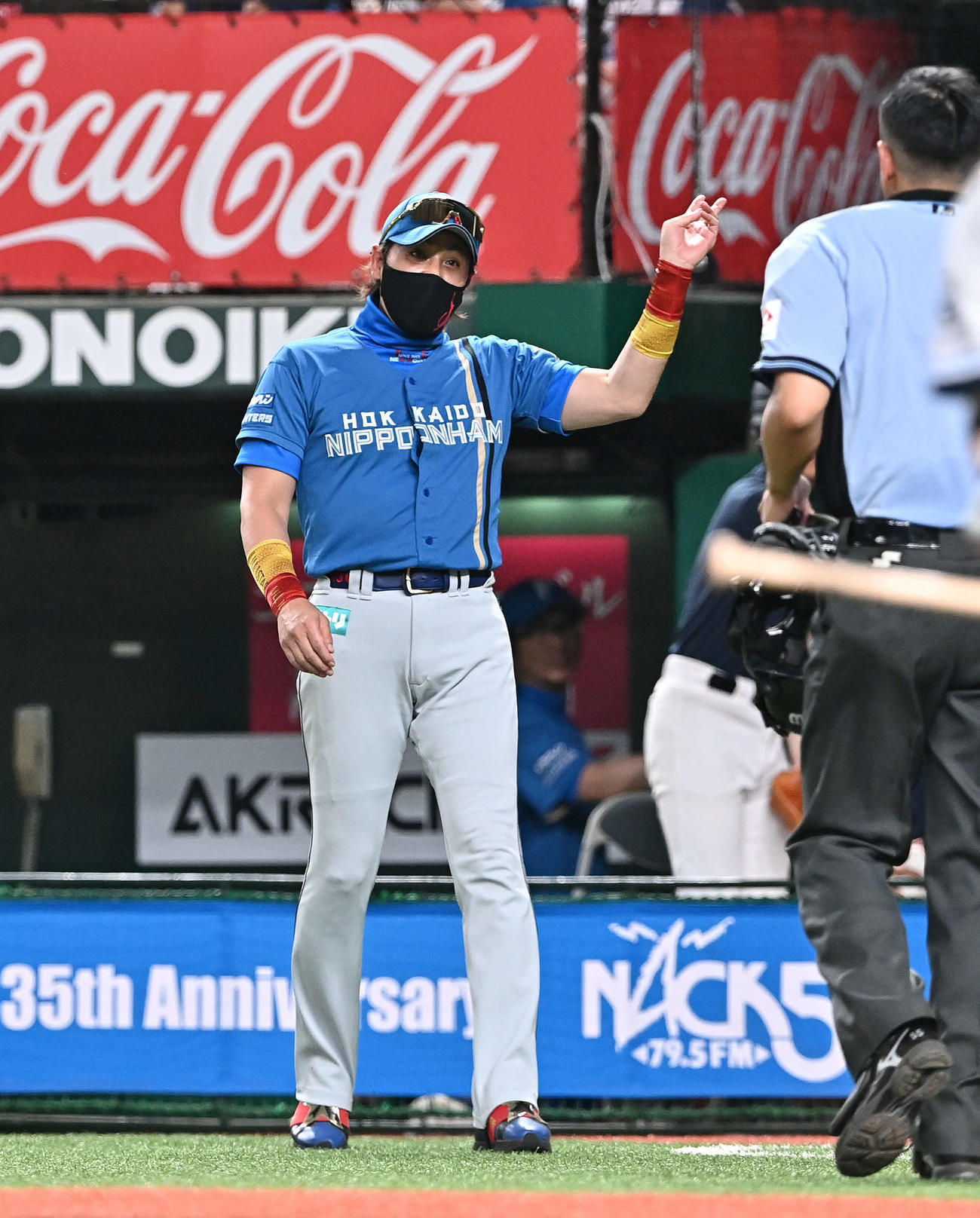 7月17日、通常のユニホームスタイルの日本ハム新庄監督