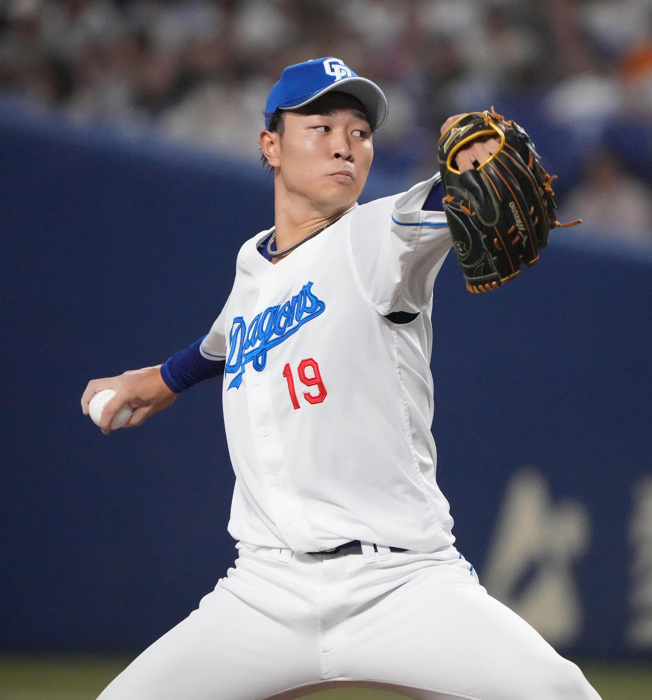 中日対巨人　1回表、登板する中日先発の高橋宏（撮影・森本幸一）