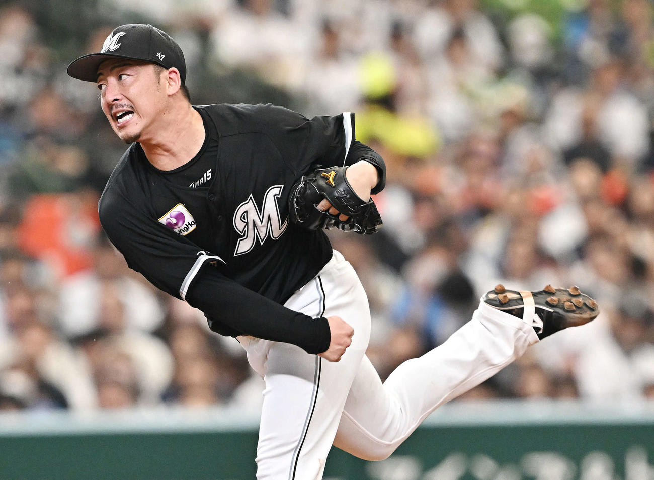 西武対ロッテ　力投するロッテ先発の美馬（撮影・滝沢徹郎）