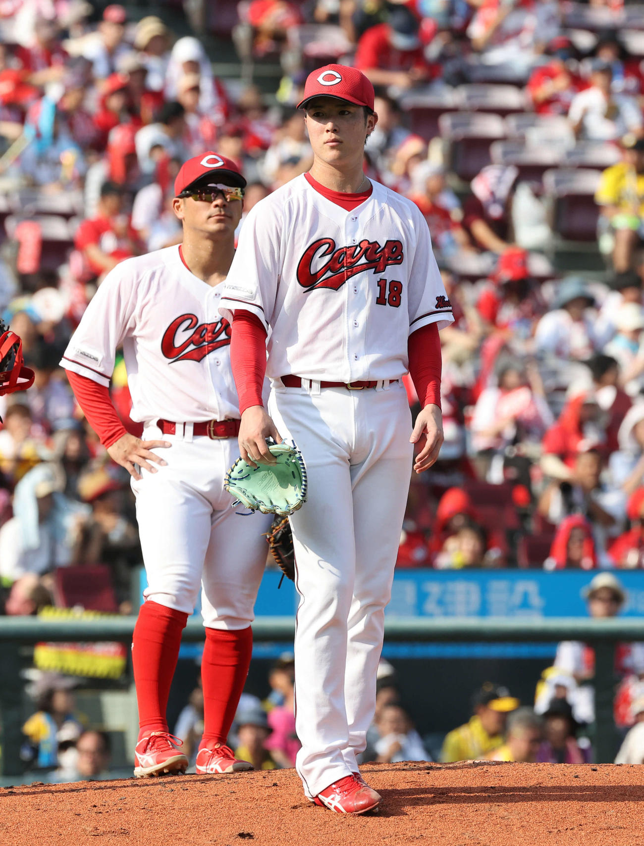 広島対阪神　5回表阪神1死、降板する森下（撮影・加藤孝規）