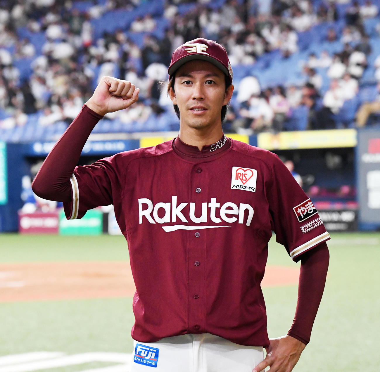オリックス対楽天　勝利投手の岸はガッツポーズ（撮影・前岡正明）